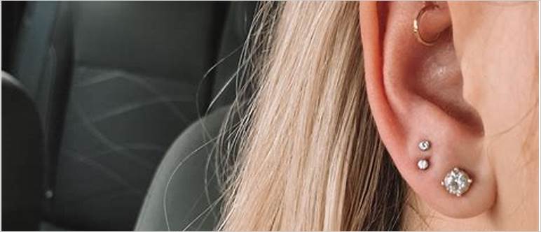 Double ear piercing lobe